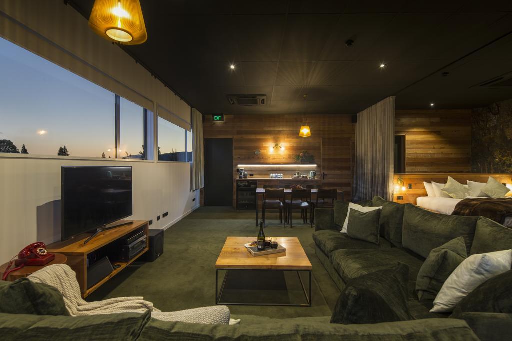 The Cinema Suites Te Anau Extérieur photo