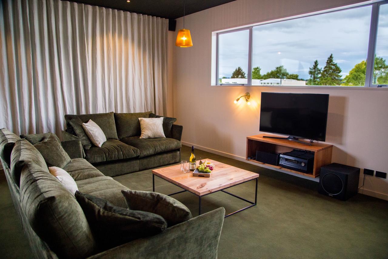 The Cinema Suites Te Anau Extérieur photo