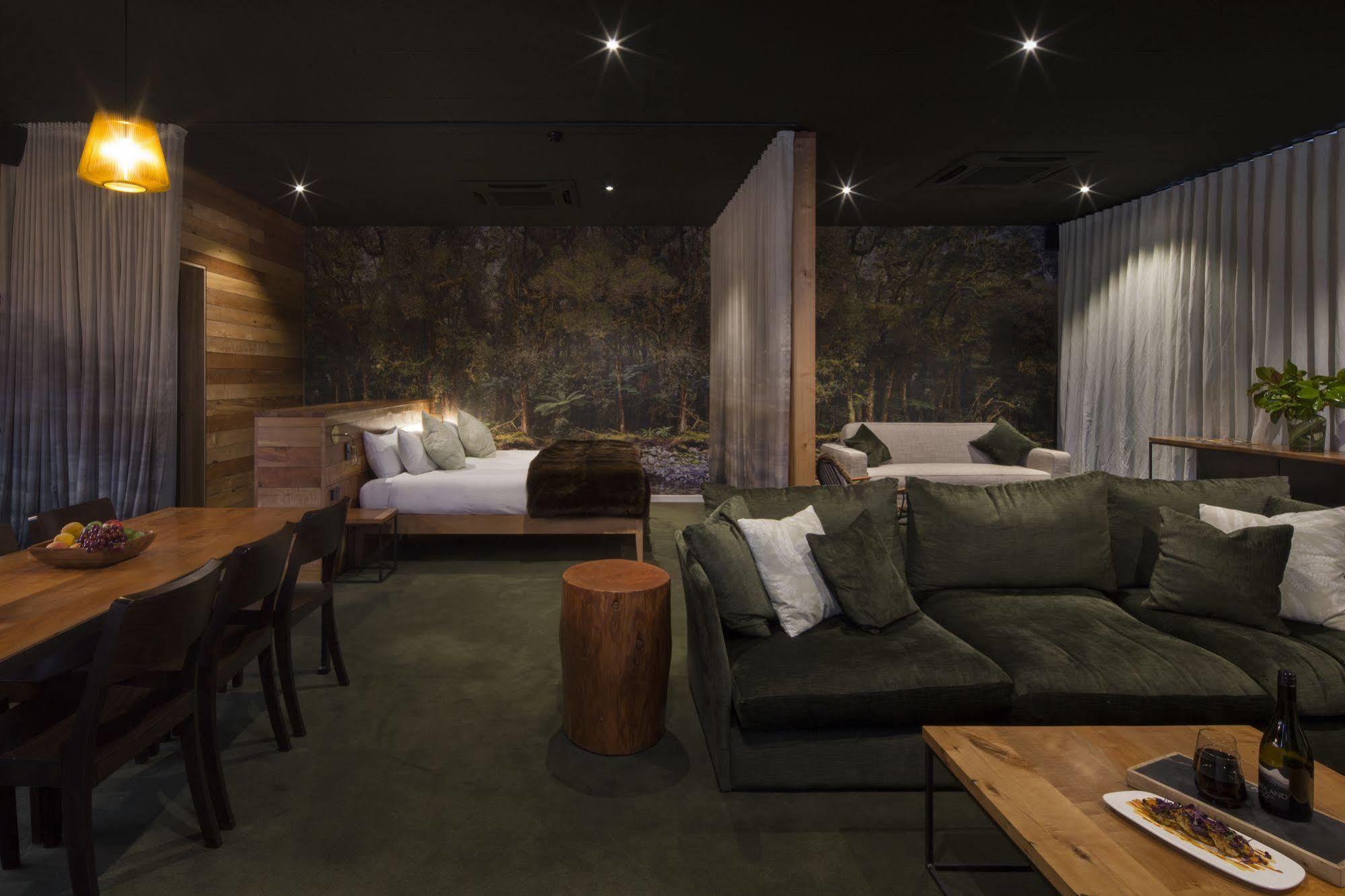 The Cinema Suites Te Anau Extérieur photo