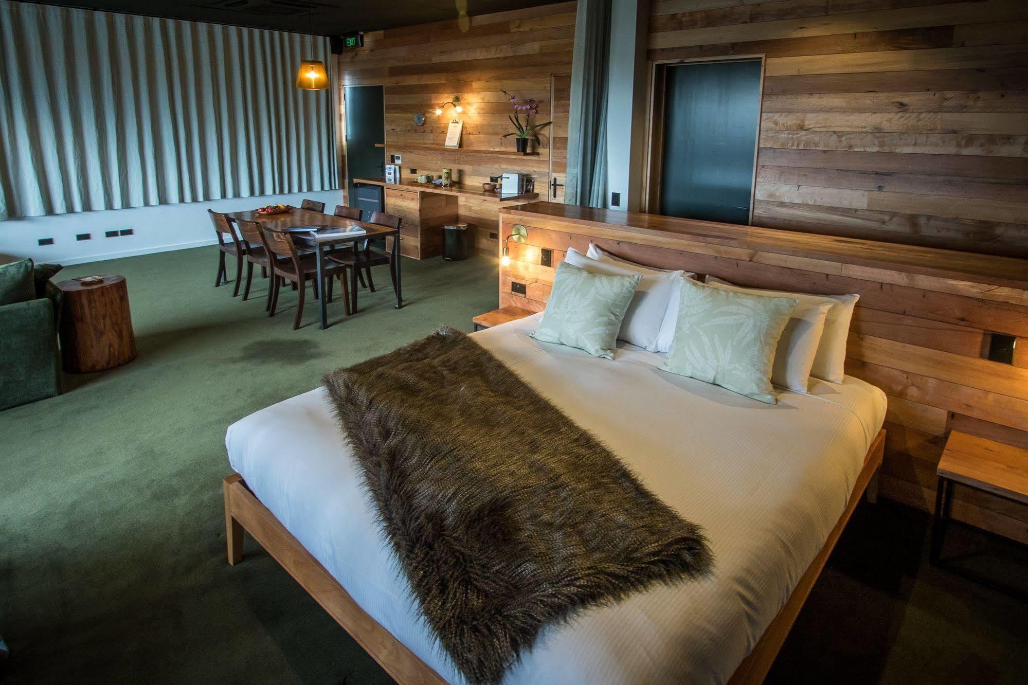 The Cinema Suites Te Anau Extérieur photo