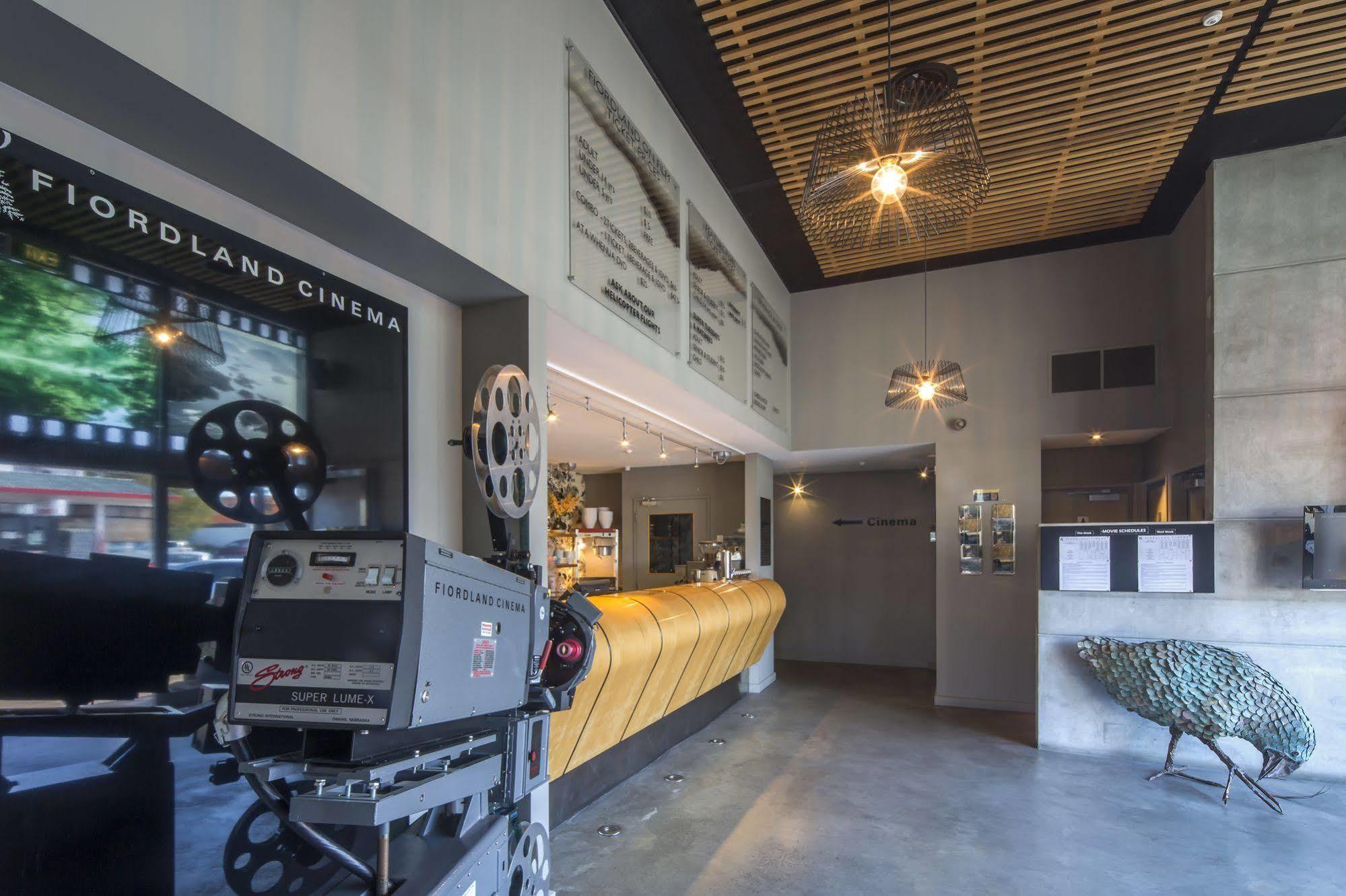 The Cinema Suites Te Anau Extérieur photo